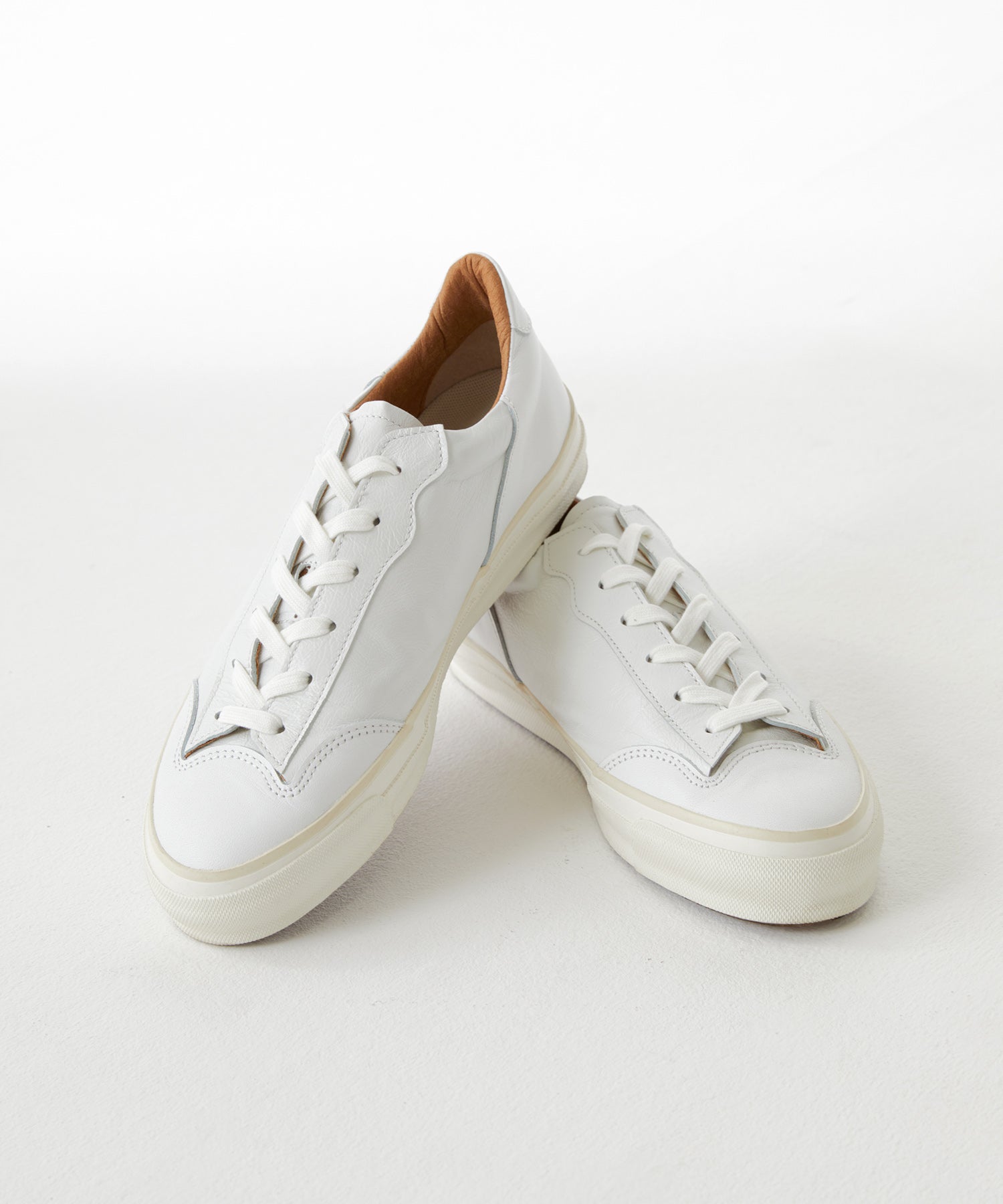 柔らかく弾むような履き心地!天然皮革とラバーの高級感漂うプレミアムなスニーカー 『SP-1034』