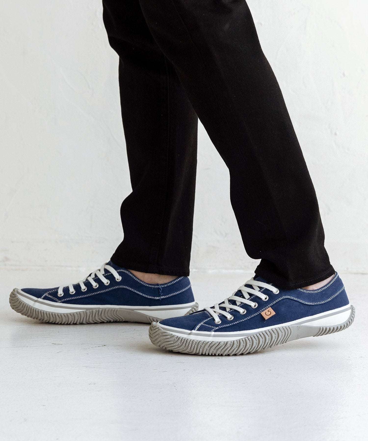SP-141 Navy/White - SPINGLE