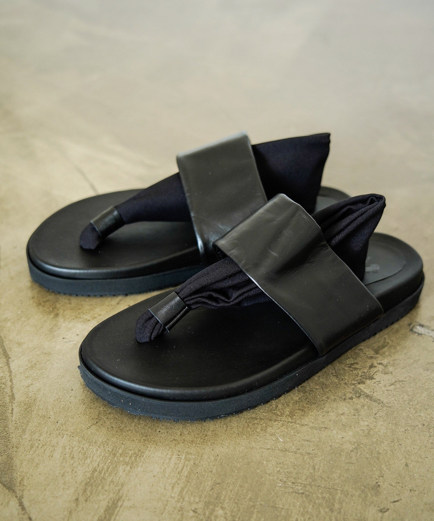 SP-1706 Black - SPINGLE