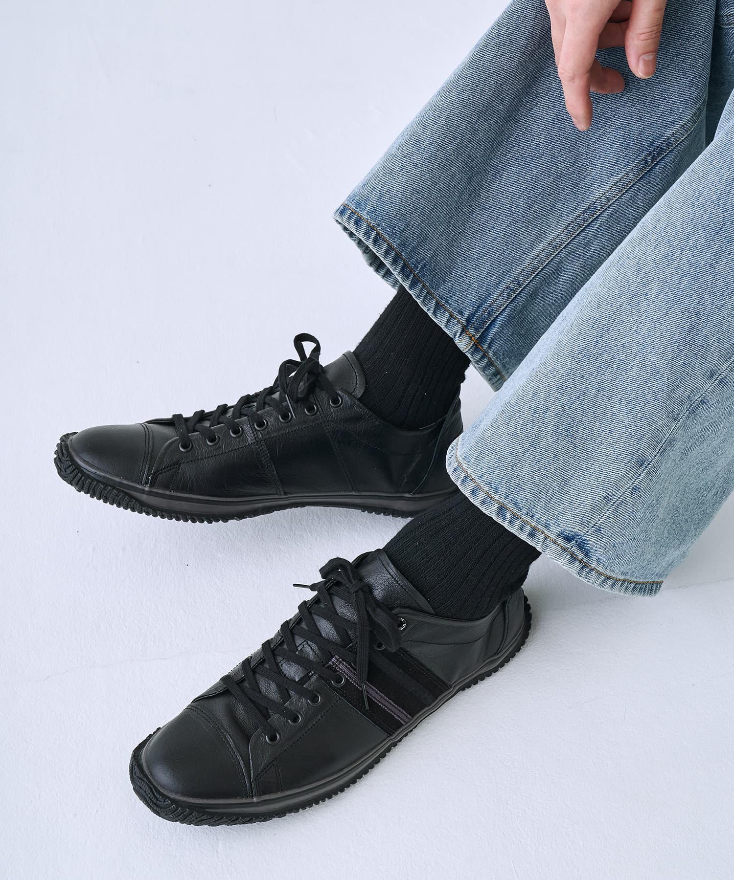 SP-198 Black/Black - SPINGLE