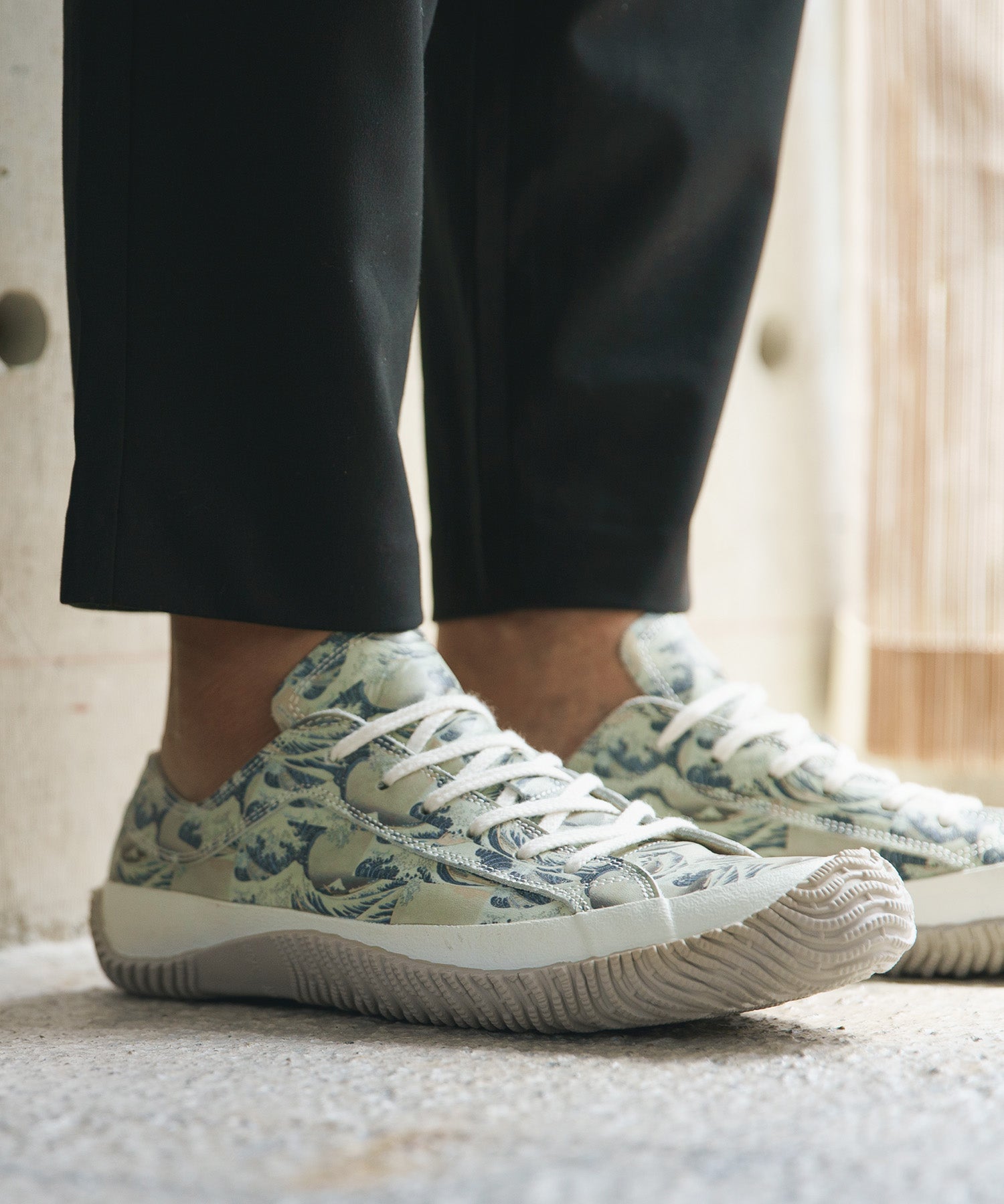 SPM-101HOKUSAI White - SPINGLE