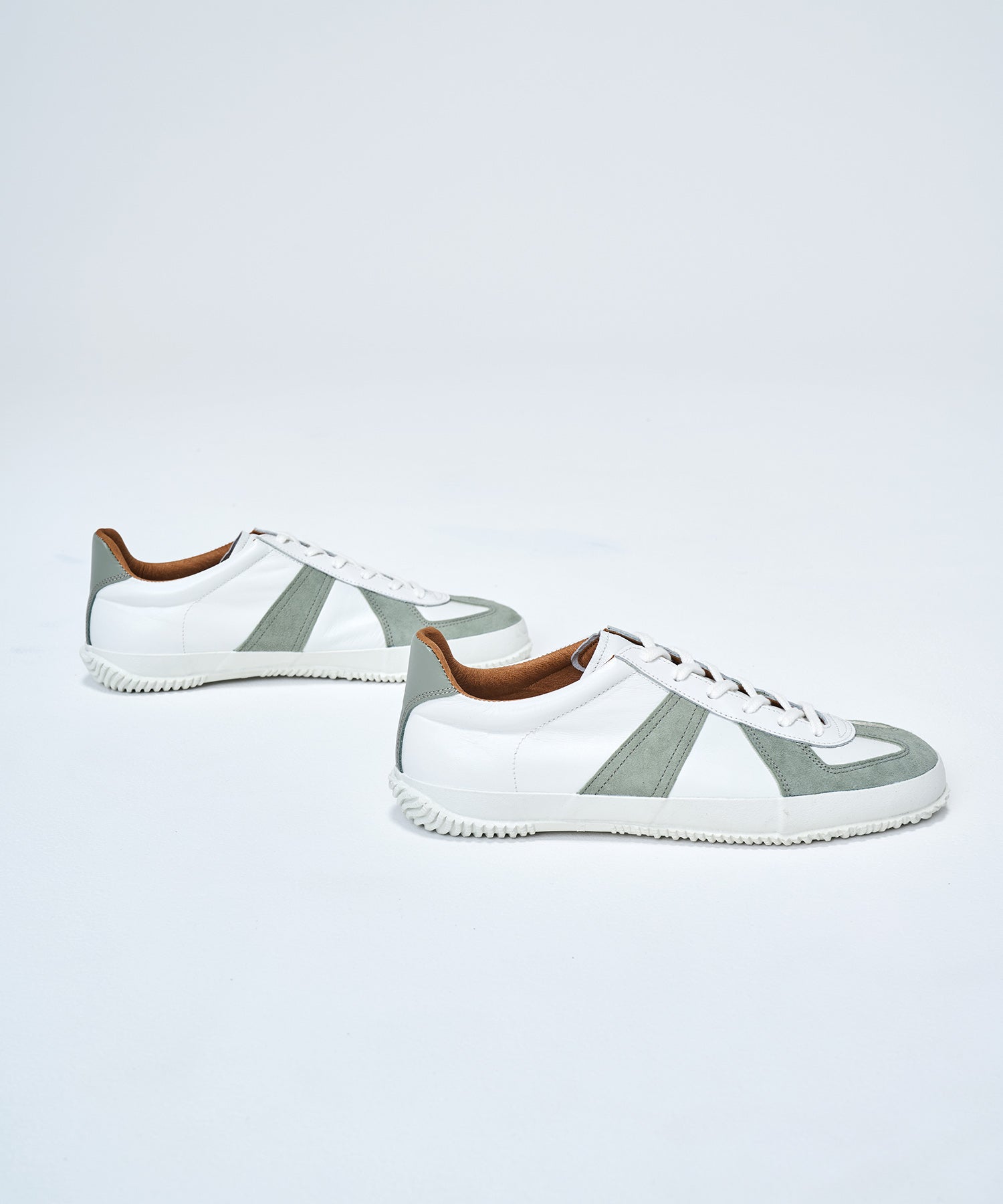 SP-1047 White/Green