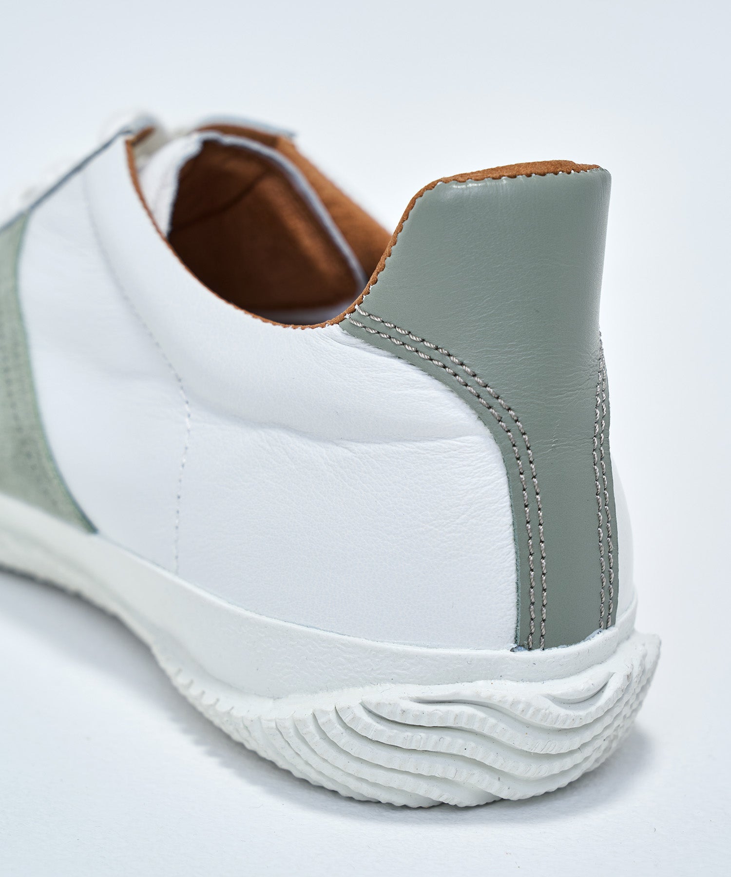 SP-1047 White/Green