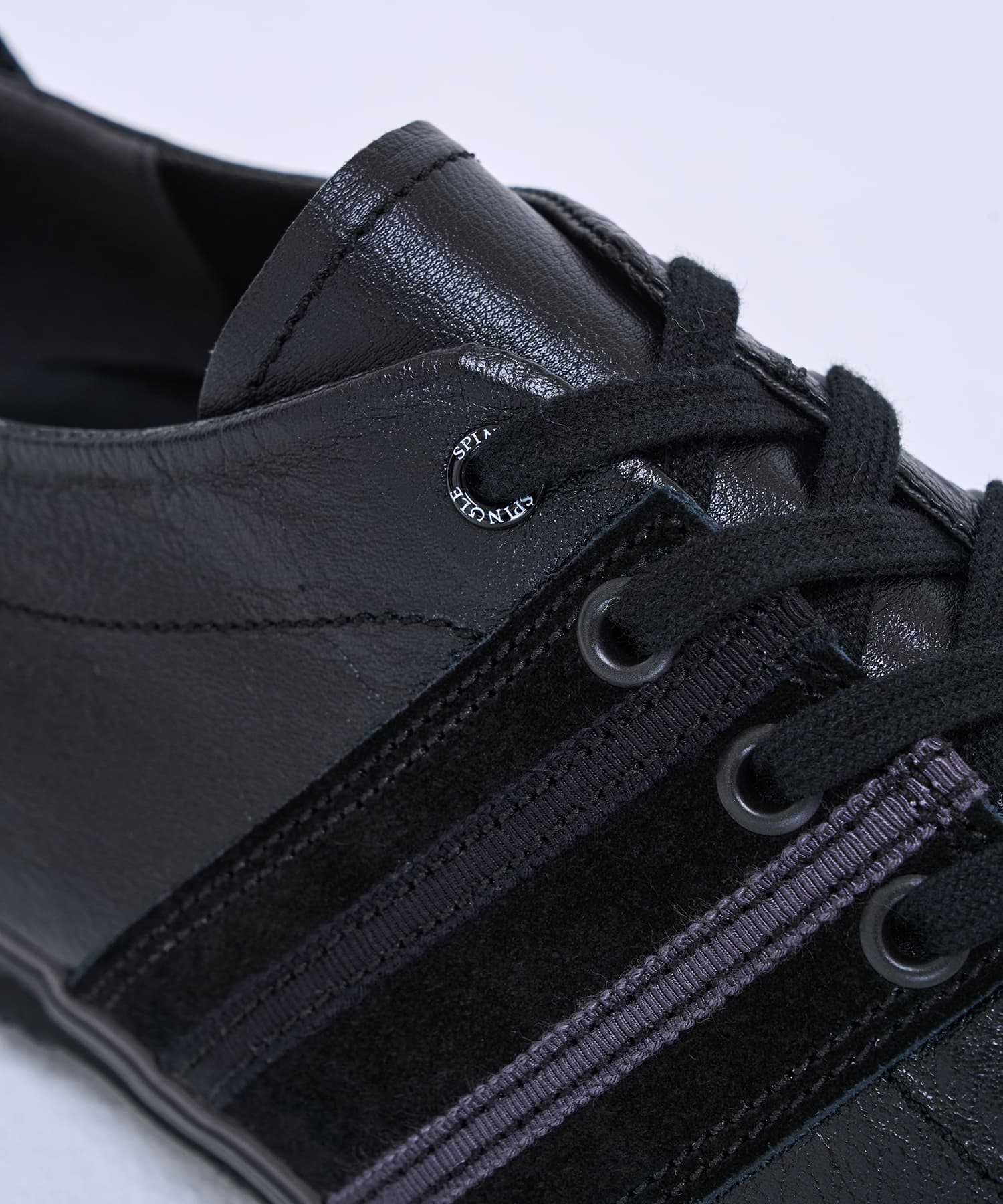 SP-198 Black/Black - SPINGLE
